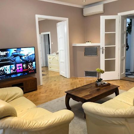 Margareta Apartman Pécs Exteriör bild