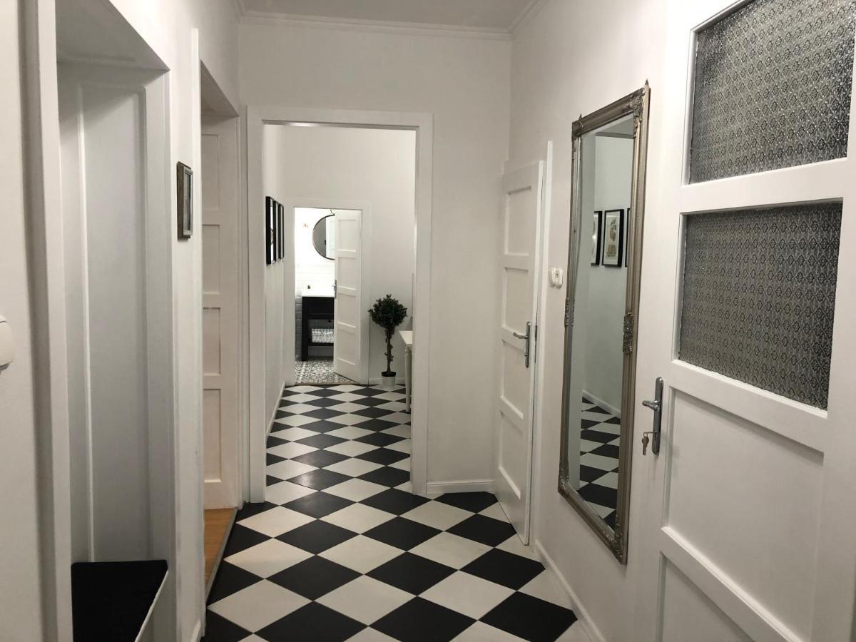 Margareta Apartman Pécs Exteriör bild