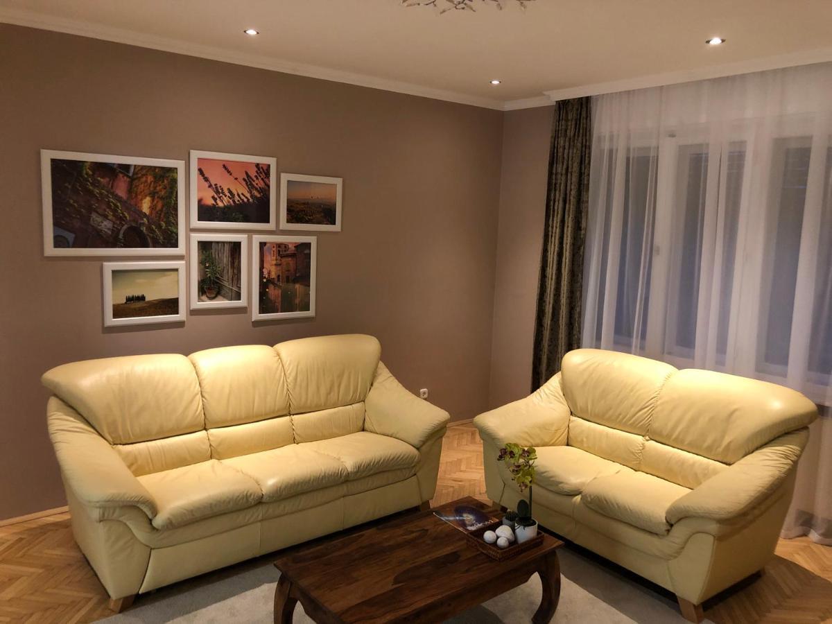 Margareta Apartman Pécs Exteriör bild