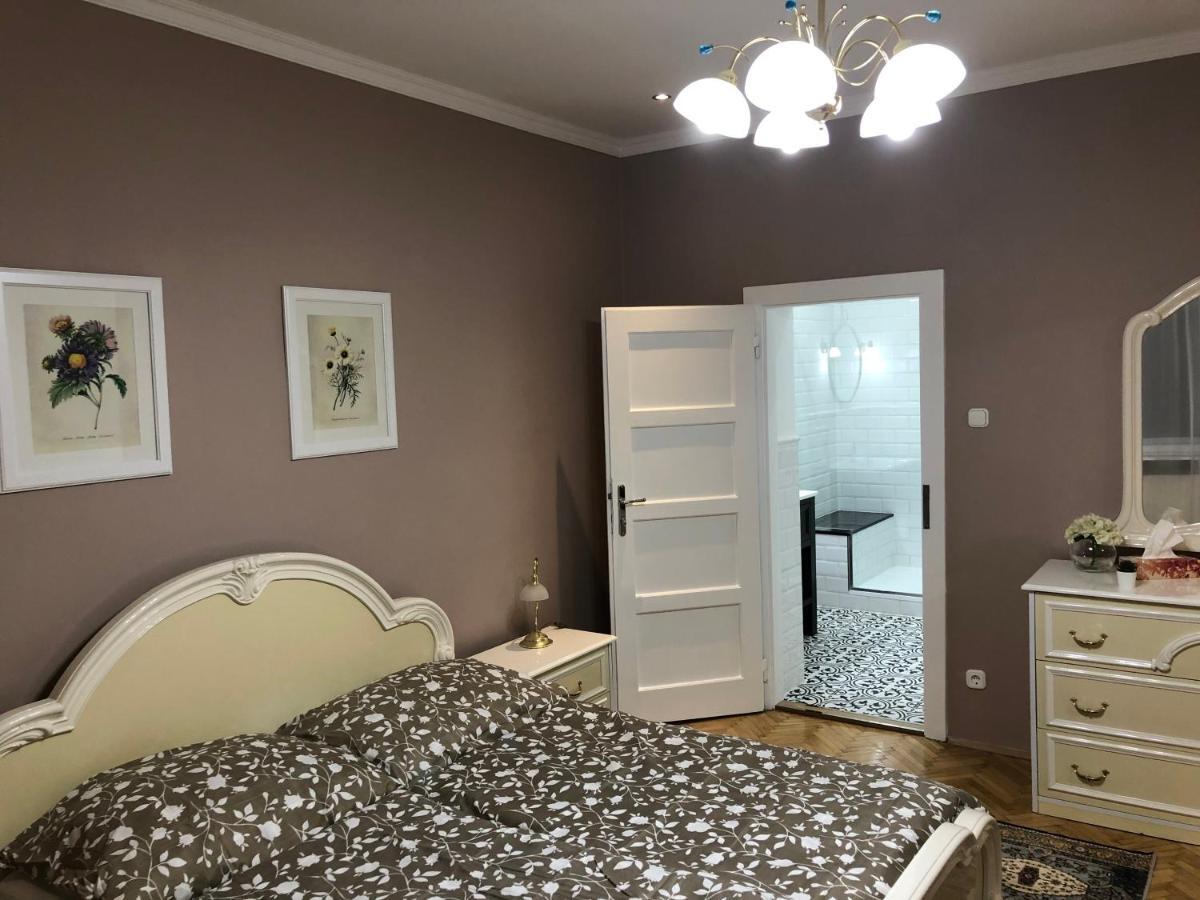Margareta Apartman Pécs Exteriör bild
